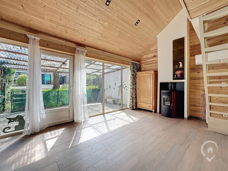 Condrogest - Bungalow à vendre à Hastière