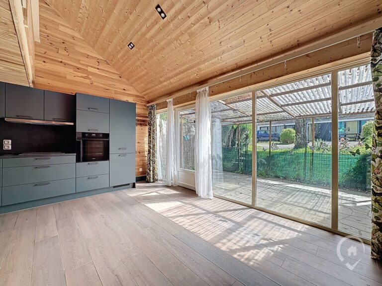 Condrogest - Bungalow à vendre à Hastière