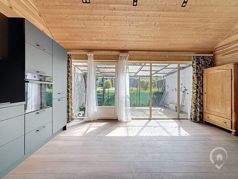 Condrogest - Bungalow à vendre à Hastière