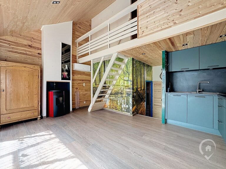 Condrogest - Bungalow à vendre à Hastière