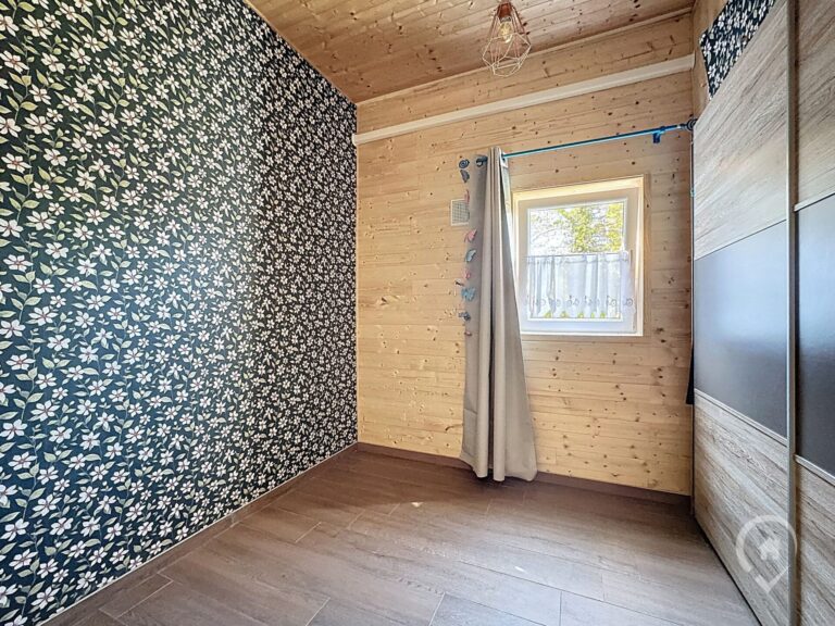 Condrogest - Bungalow à vendre à Hastière