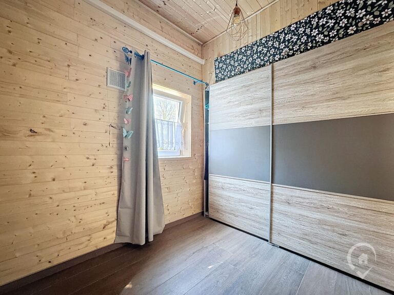 Condrogest - Bungalow à vendre à Hastière