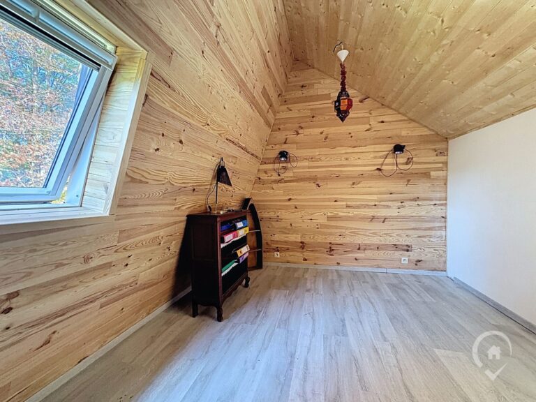 Condrogest - Bungalow à vendre à Hastière
