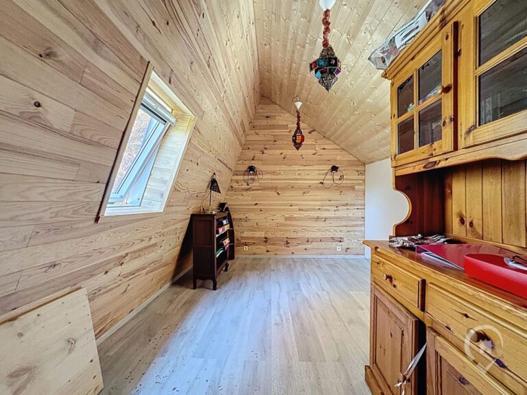 Condrogest - Bungalow à vendre à Hastière