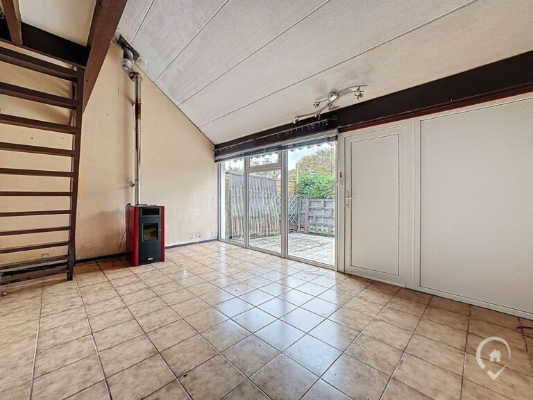 Condrogest - Bungalow 2 chambres avec terrasse à vendre à Hastière