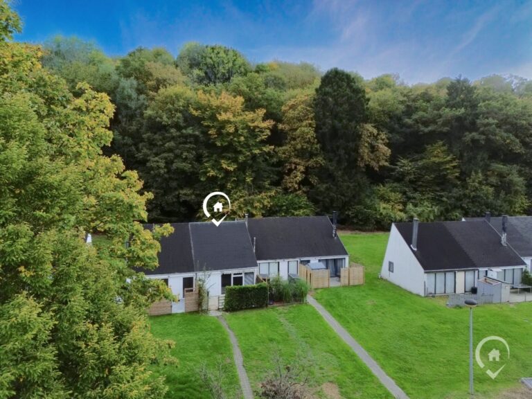 Condrogest - Bungalow 2 chambres avec terrasse à vendre à Hastière