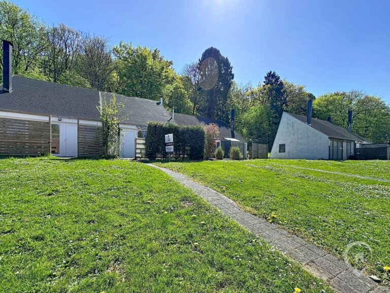 Condrogest - Bungalow 2 chambres avec terrasse à vendre à Hastière