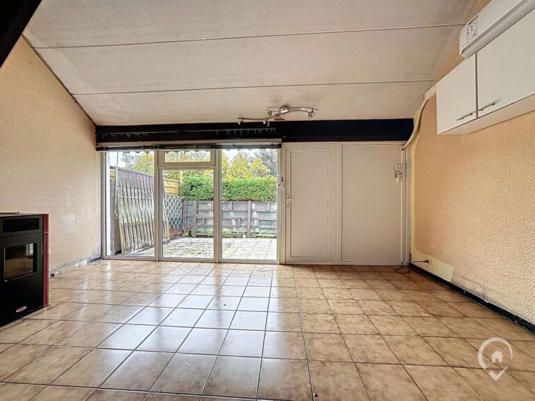 Condrogest - Bungalow 2 chambres avec terrasse à vendre à Hastière