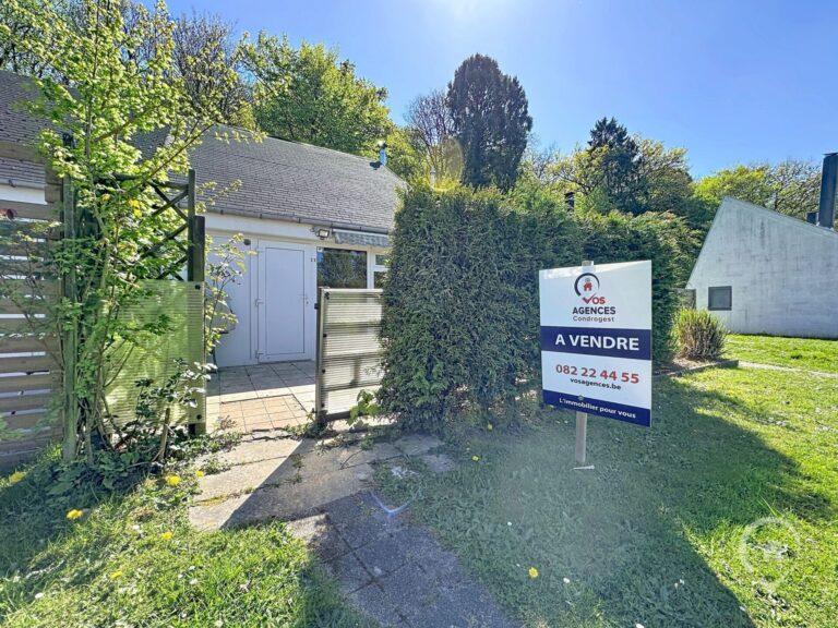 Condrogest - Bungalow 2 chambres avec terrasse à vendre à Hastière