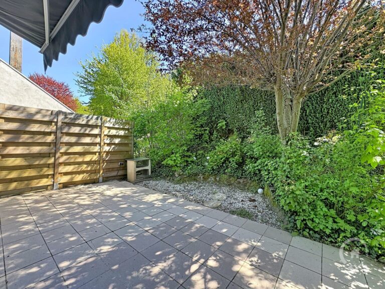 Condrogest - Bungalow 2 chambres avec terrasse à vendre à Hastière