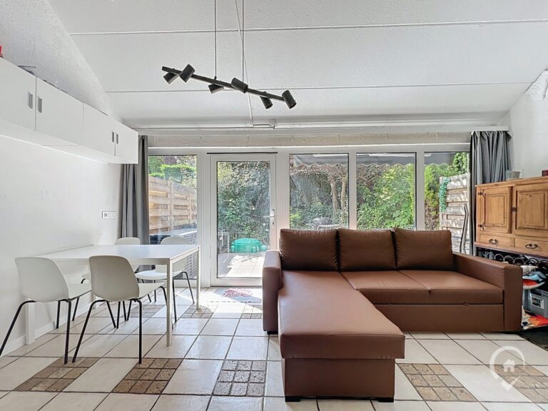 Condrogest - Bungalow 2 chambres avec terrasse à vendre à Hastière