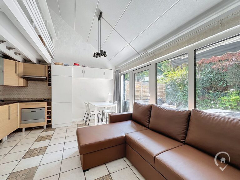 Condrogest - Bungalow 2 chambres avec terrasse à vendre à Hastière
