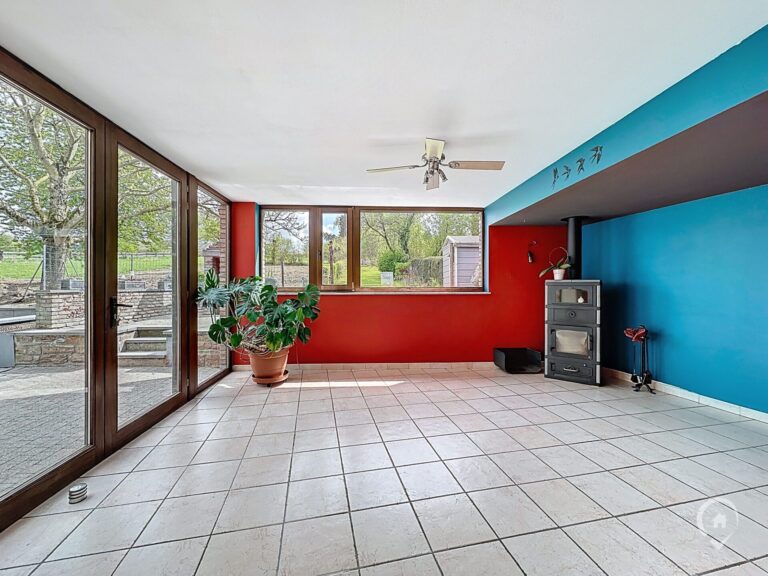 Condrogest - SOUS OPTION !!! Maison 2 chambres avec jardin à vendre à Sovet