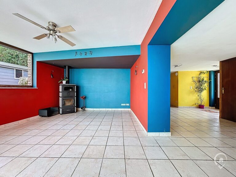 Condrogest - SOUS OPTION !!! Maison 2 chambres avec jardin à vendre à Sovet