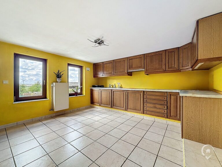 Condrogest - SOUS OPTION !!! Maison 2 chambres avec jardin à vendre à Sovet