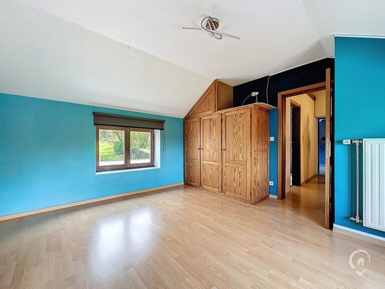 Condrogest - SOUS OPTION !!! Maison 2 chambres avec jardin à vendre à Sovet