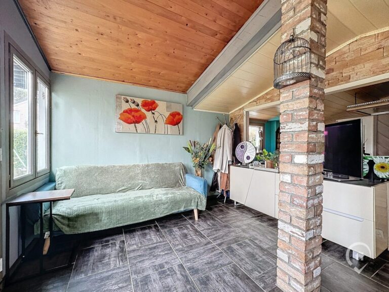Condrogest - Chalet 1 chambre + terrain à vendre à Hastière