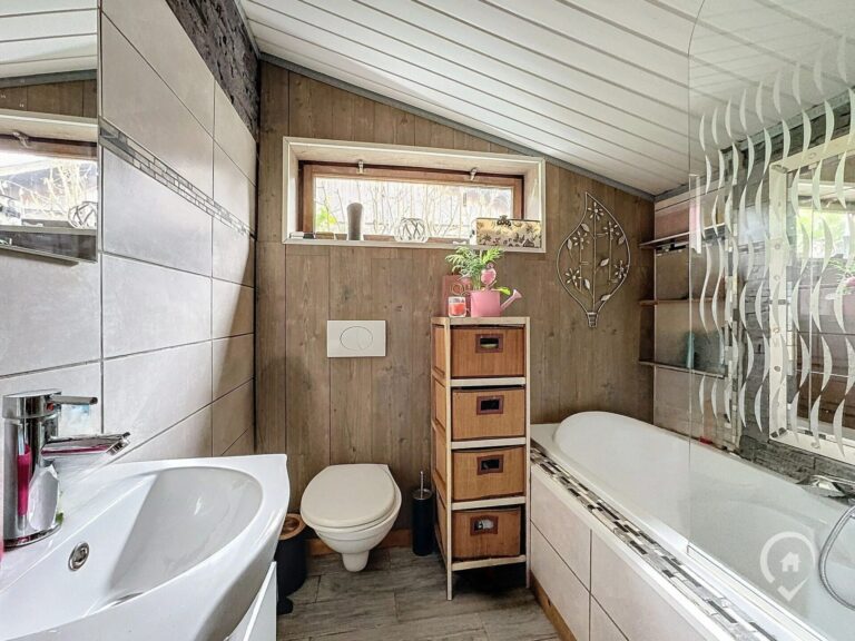Condrogest - Chalet 1 chambre + terrain à vendre à Hastière