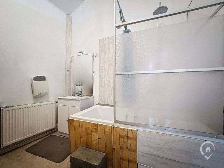 Condrogest - Maison 3 chambres à vendre au centre de Dinant
