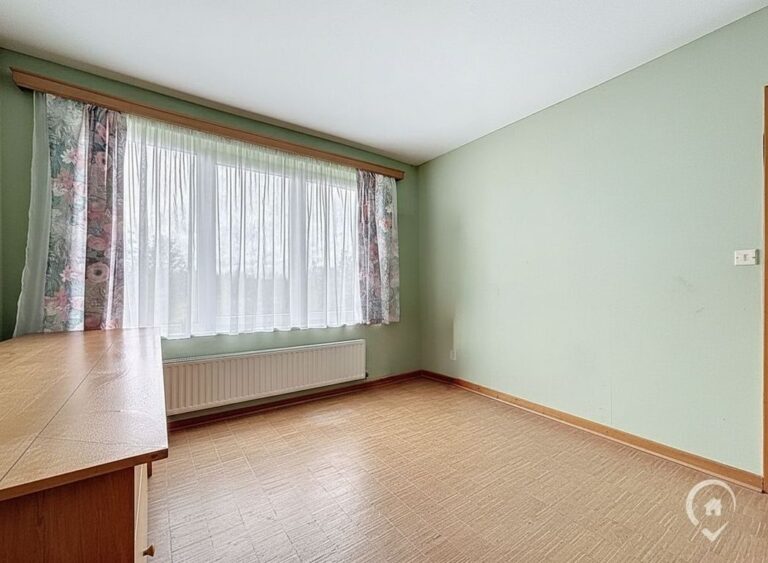 Condrogest - Spacieuse ville 5 chambres de 200 m² à vendre à Dinant