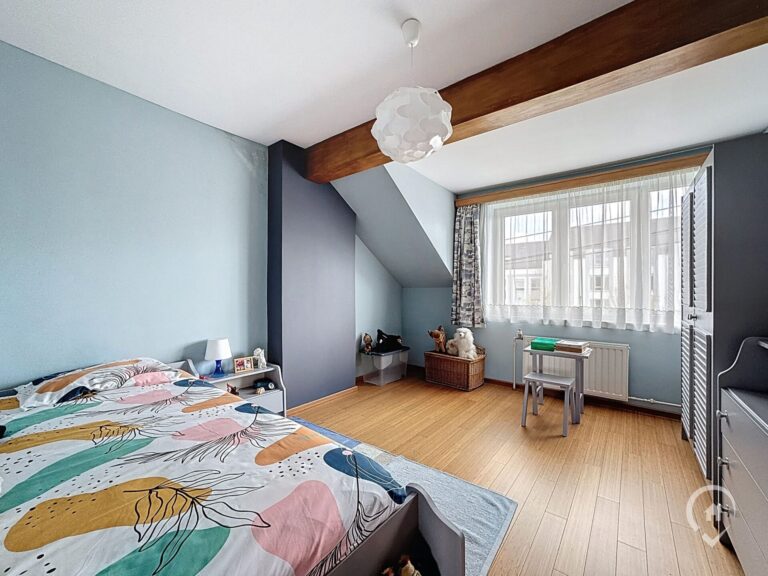 Condrogest - Spacieuse ville 5 chambres de 200 m² à vendre à Dinant