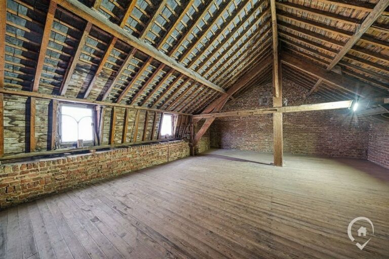 Condrogest - Authentique maison à vendre dans le centre d'Hastière