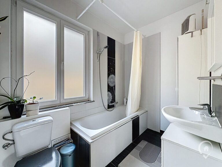 Condrogest - VENDU Maison rénovée 3 chambres avec jardin et terrasse à Ciney