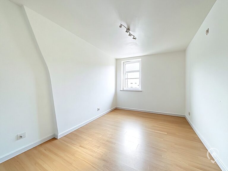 Condrogest - OPTION ! Maison 2 chambres à vendre à Fleurus - louée 700€