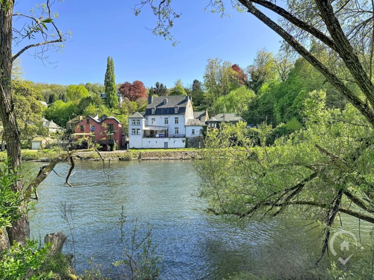 Condrogest - Maison de maître à vendre en bord de Meuse à Anseremme