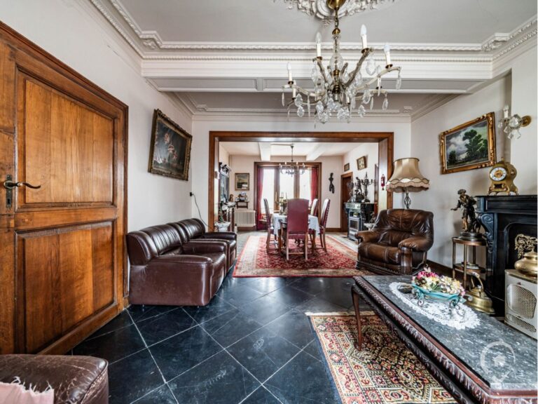 Condrogest - Maison de maître à vendre en bord de Meuse à Anseremme