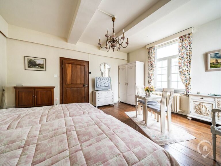 Condrogest - Maison de maître à vendre en bord de Meuse à Anseremme