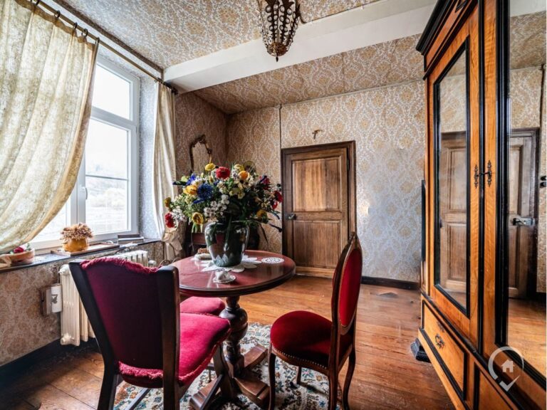 Condrogest - Maison de maître à vendre en bord de Meuse à Anseremme