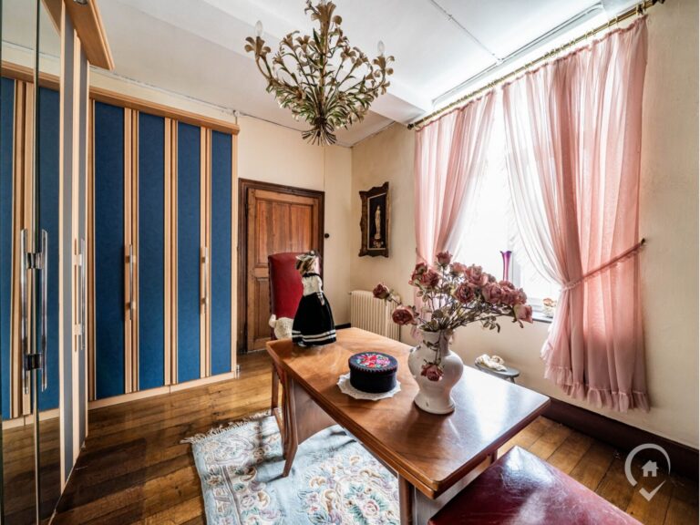 Condrogest - Maison de maître à vendre en bord de Meuse à Anseremme