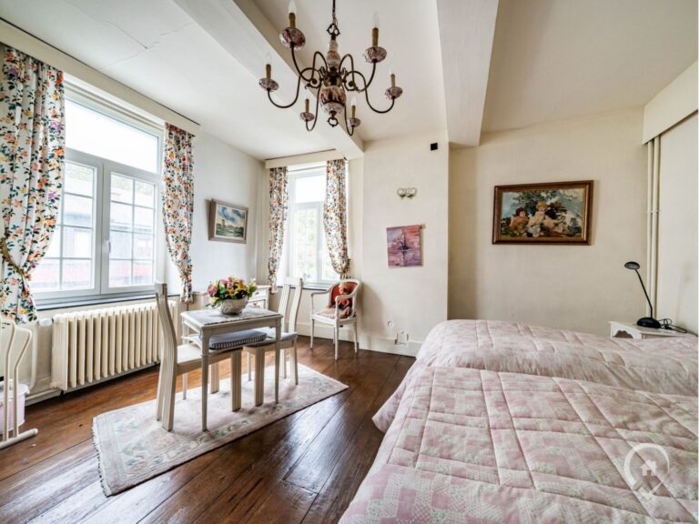 Condrogest - Maison de maître à vendre en bord de Meuse à Anseremme