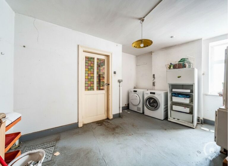 Condrogest - Maison de maître à vendre en bord de Meuse à Anseremme