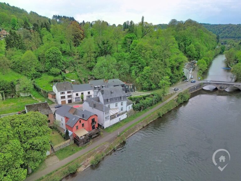 Condrogest - Maison de maître à vendre en bord de Meuse à Anseremme