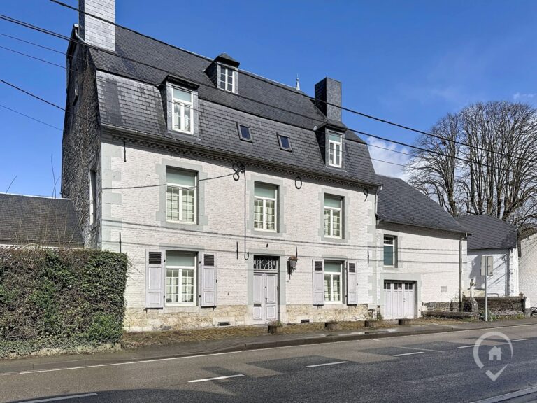 Condrogest - Maison de maître à vendre en bord de Meuse à Anseremme