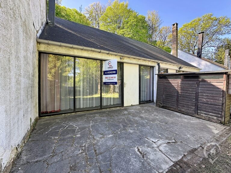 Condrogest - Bungalow 3 façades à Hastière avec terrasse privative