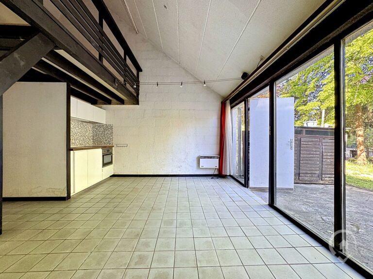 Condrogest - Bungalow 3 façades à Hastière avec terrasse privative