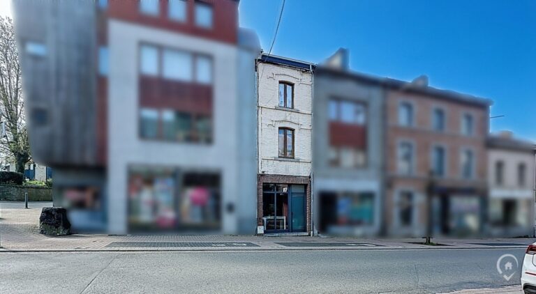 Condrogest - Maison 3 chambres à rénover à vendre au centre de Ciney