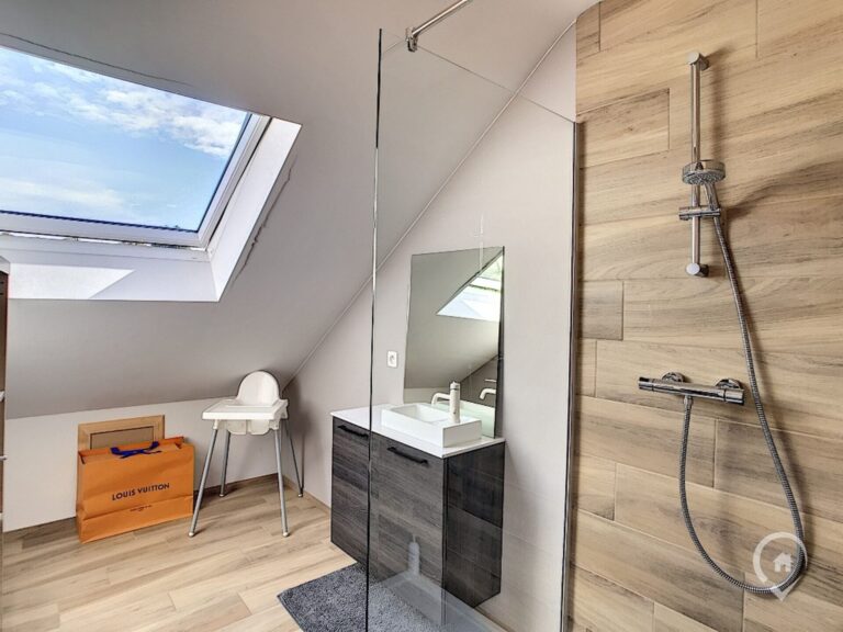 Condrogest - Magnifique duplex  3 chambres à louer à Hargimont SOUS OPTION