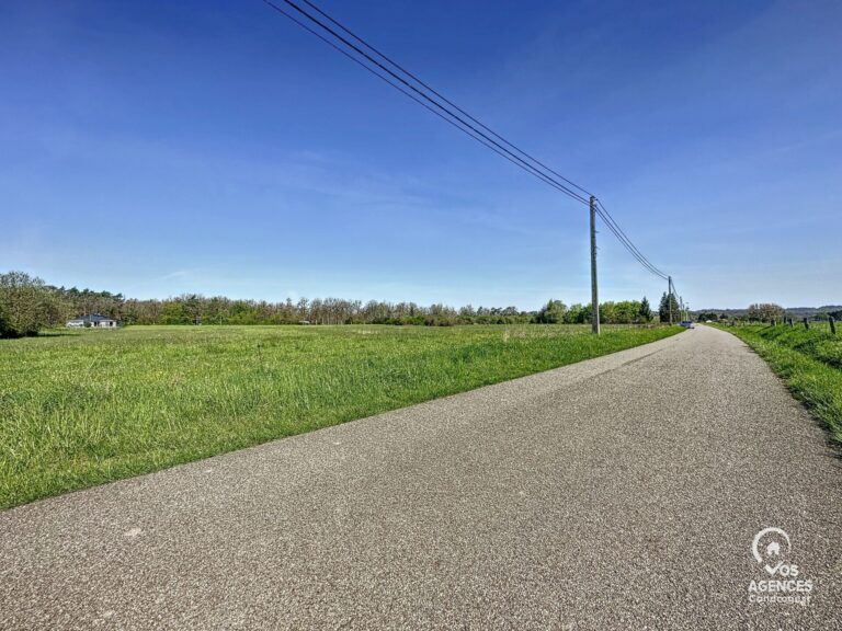 Condrogest - Superbe terrain constructible à vendre à Erezée