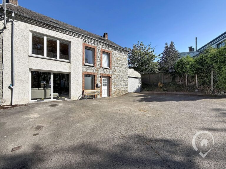 Condrogest - Maison familiale à vendre à Winenne