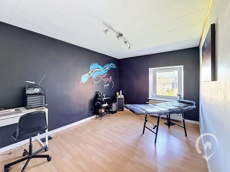 Condrogest - Maison familiale à vendre à Winenne