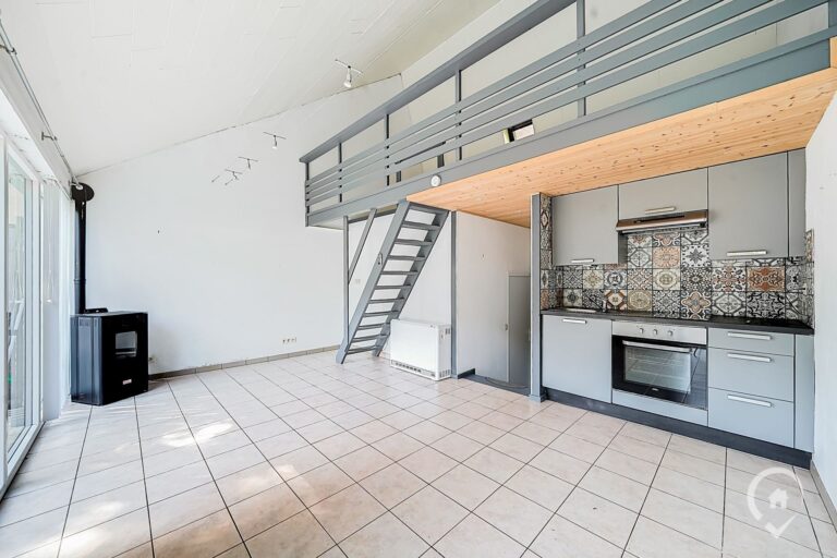 Condrogest - Bungalow 3 façades à Hastière avec terrasse sud