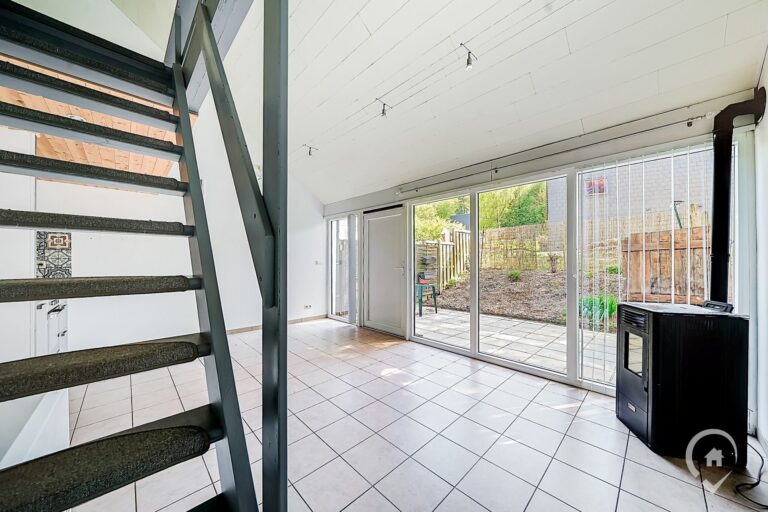 Condrogest - Bungalow 3 façades à Hastière avec terrasse sud