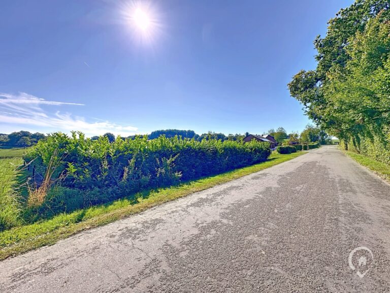 Condrogest - VENDU - Terrain constructible avec superbe vue à vendre à Roy