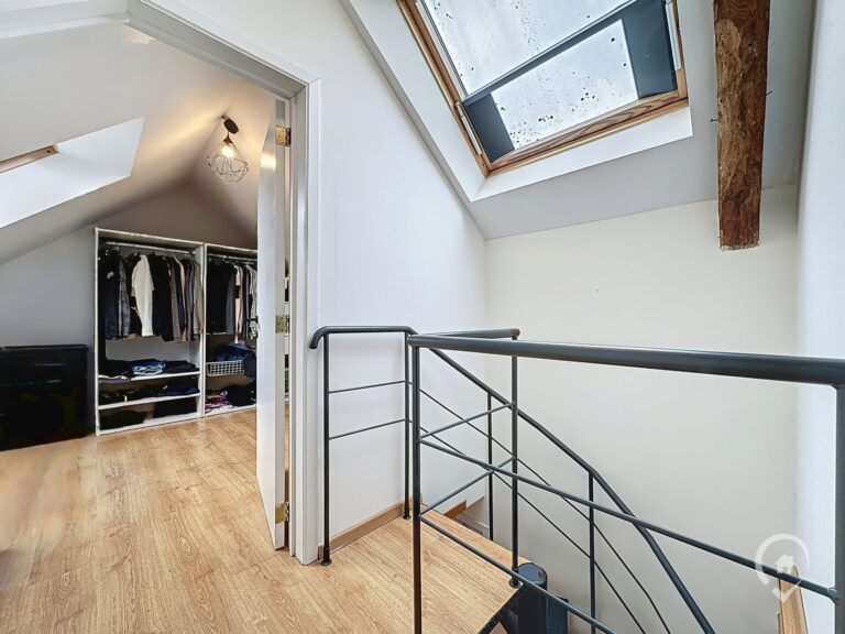 Condrogest - VENDU!! Appartement duplex 2 chambres à vendre à Somme-Leuze