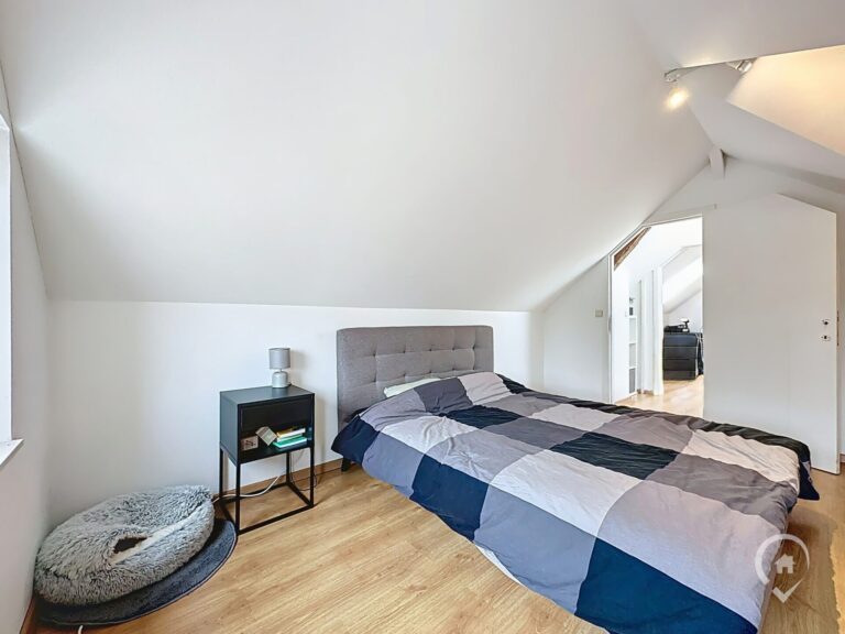 Condrogest - VENDU!! Appartement duplex 2 chambres à vendre à Somme-Leuze