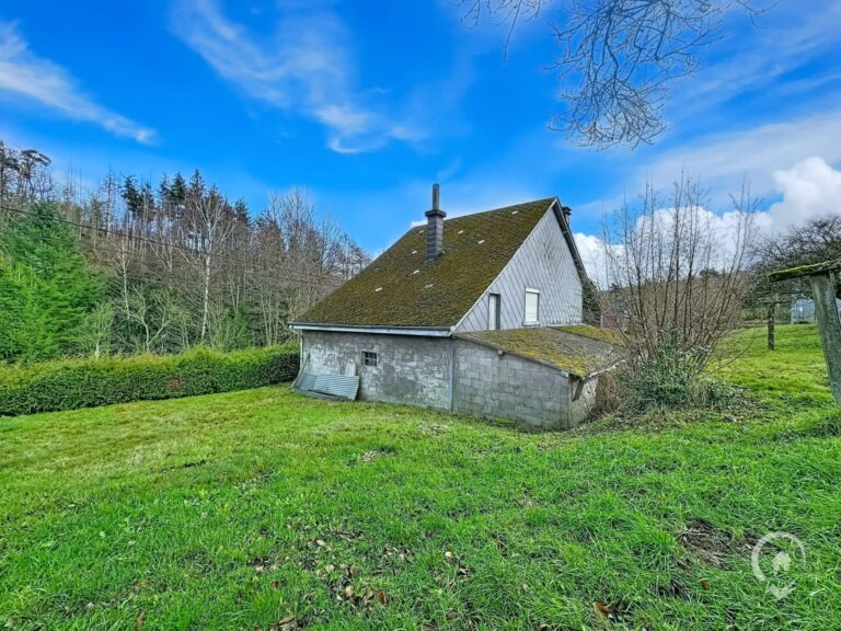 Condrogest - VENDU -Maison 4 façades avec jardin à vendre à Tenneville